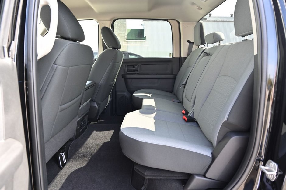 2023 Ram 1500 Classic EXPRESS-8