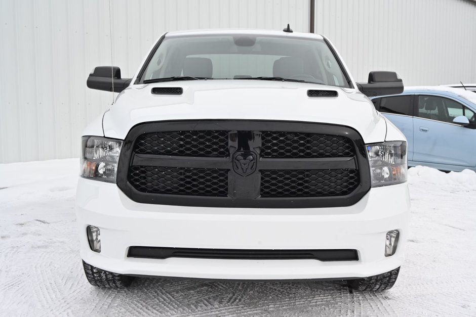 2023 Ram 1500 Classic EXPRESS-2