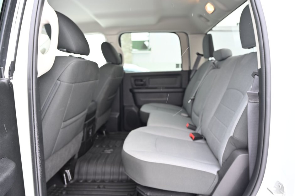 2023 Ram 1500 Classic EXPRESS-7