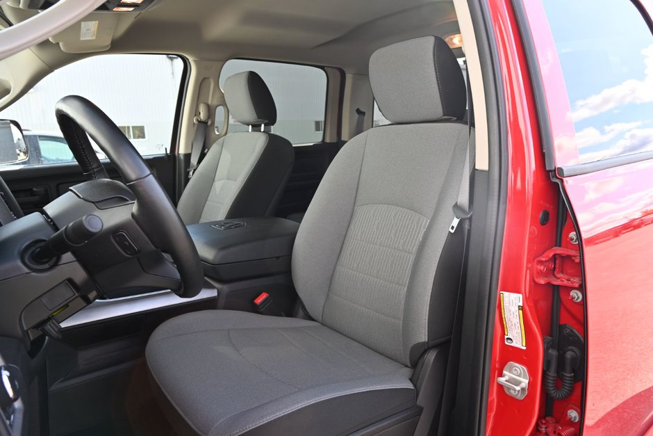 2023 Ram 1500 Classic EXPRESS-7