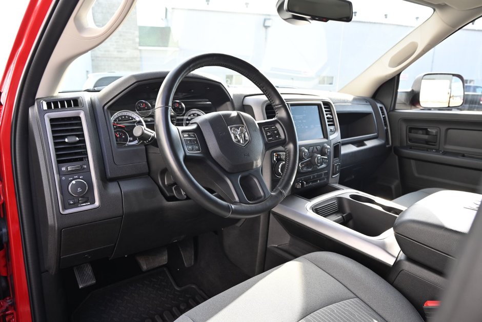 2023 Ram 1500 Classic EXPRESS-6