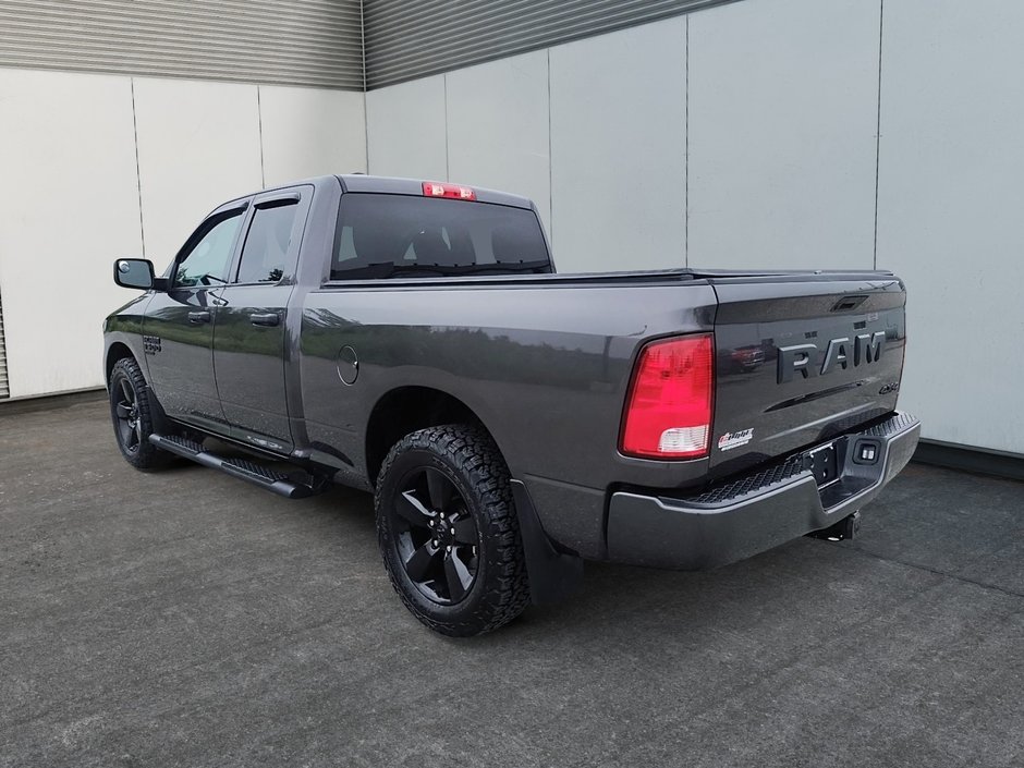 Ram 1500 Classic EXPRESS 4X4 QUAD CAB // V6 // NIGHT EDITION 2023-3