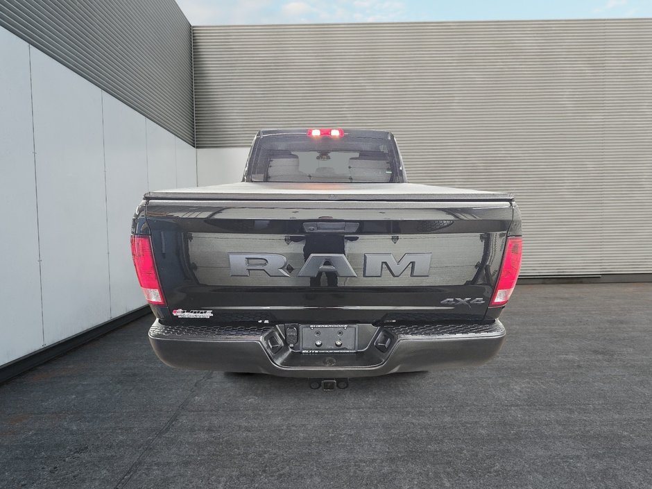 2023 Ram 1500 Classic EXPRESS / NIGHT EDITION // PENTASTAR-2