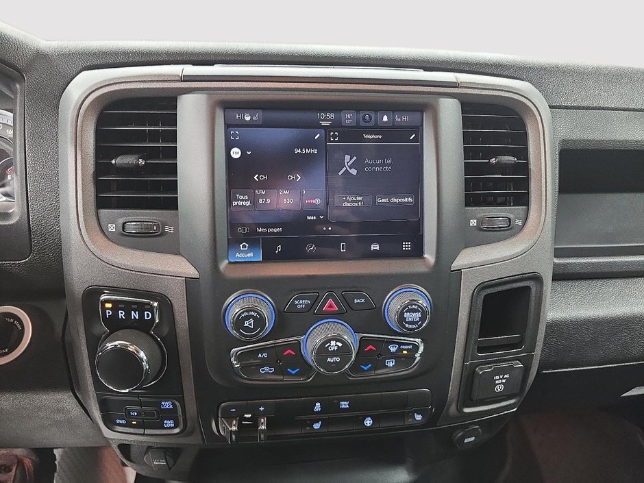 2023 Ram 1500 Classic EXPRESS / NIGHT EDITION // PENTASTAR-18