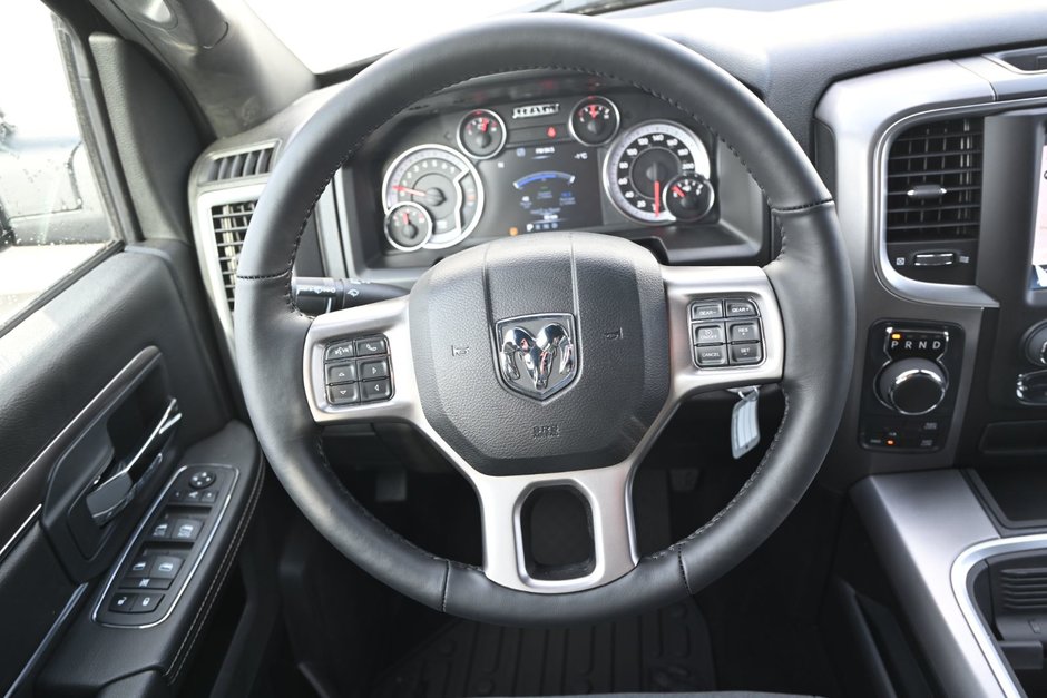 2024 Ram 1500 Classic WARLOCK-11