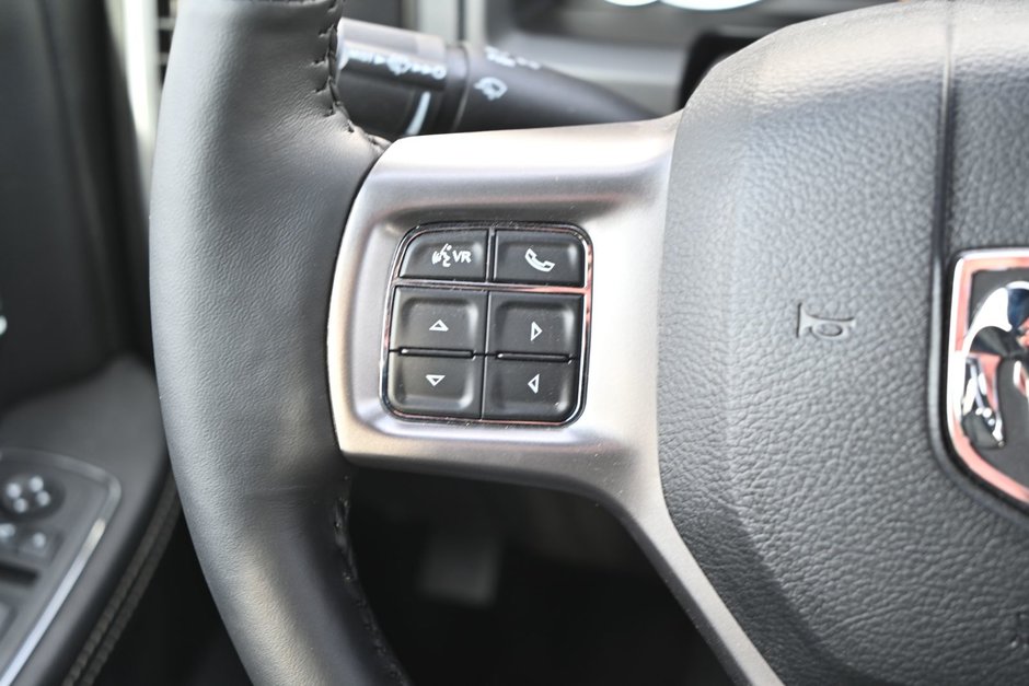 2024 Ram 1500 Classic WARLOCK-13