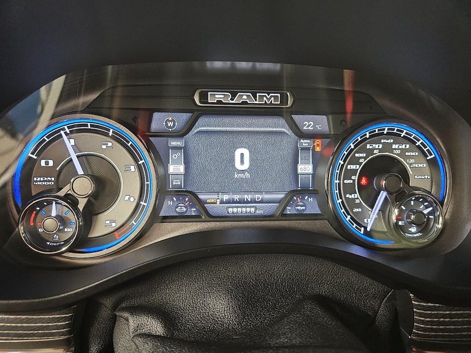 2020 Ram 1500 LIMITED 4X4 CREW CAB // DIESEL // TOIT PANORAMIQUE-13