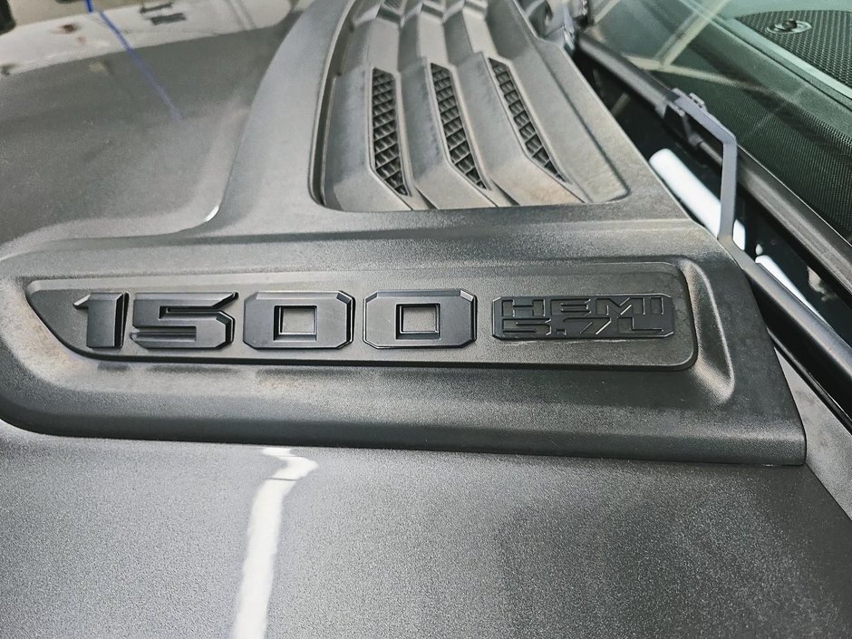 Ram 1500 SPORT 4X4 NIGHT EDITION CREW CAB // PLAN OR 5 ANS 2021-5