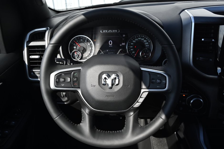 2023 Ram 1500 BIG HORN-10