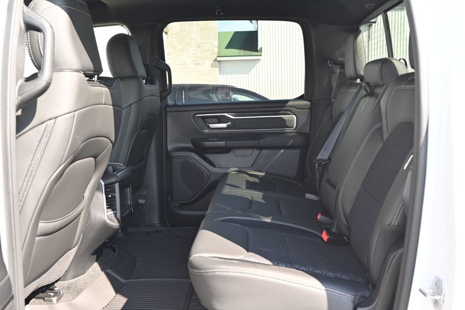 2023 Ram 1500 BIG HORN-8