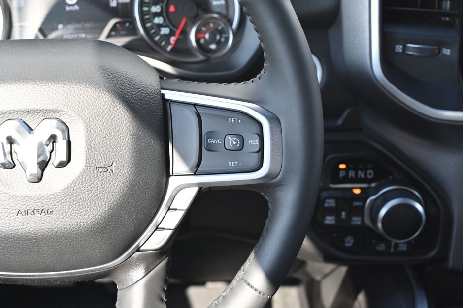 2023 Ram 1500 BIG HORN-11