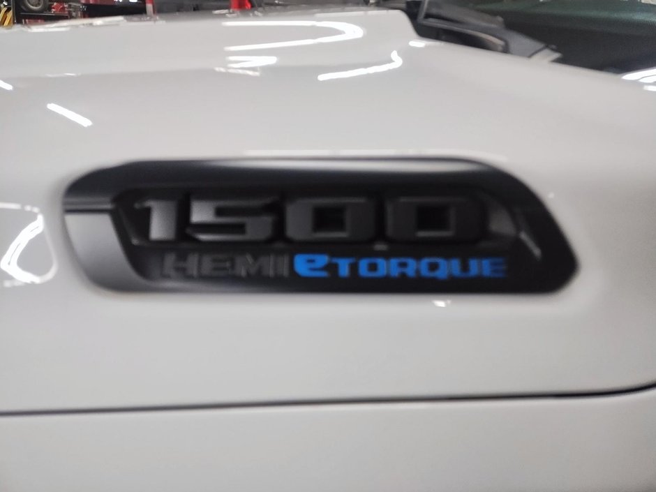 Ram 1500 BIG HORN 4X4 CREW CAB // V8 // BACK COUNTRY 2023-5