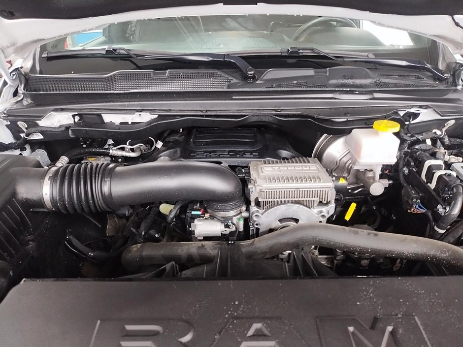 Ram 1500 BIG HORN 4X4 CREW CAB // V8 // BACK COUNTRY 2023-7
