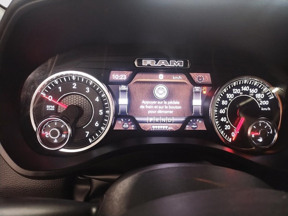 Ram 1500 BIG HORN 4X4 CREW CAB // V8 // BACK COUNTRY 2023-13