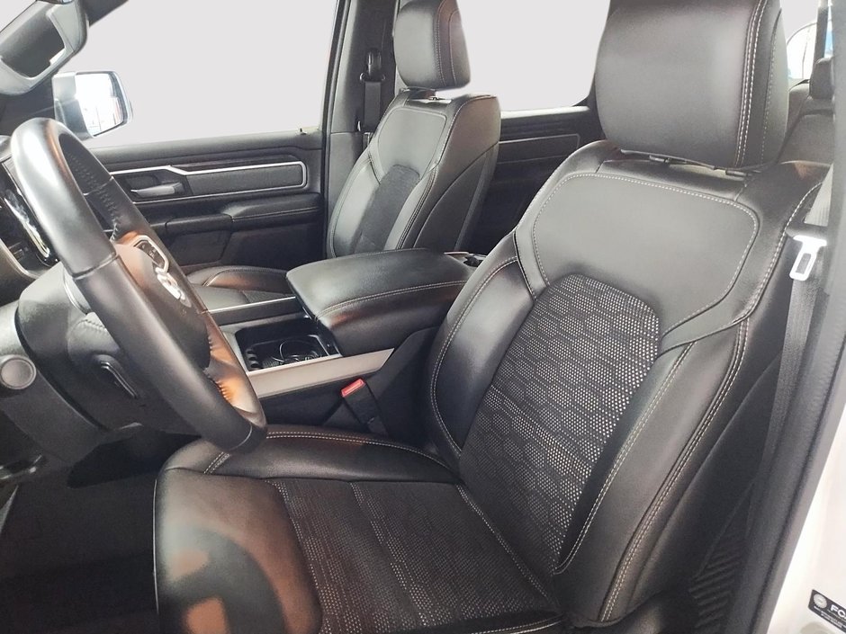 Ram 1500 BIG HORN 4X4 CREW CAB // V8 // BACK COUNTRY 2023-8