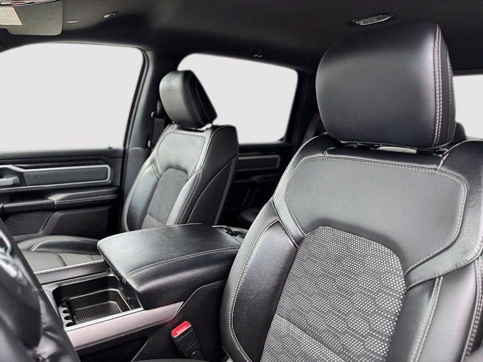 2023 Ram 1500 BIG HORN 4X4 CREW CAB // V8 // BACK COUNTRY-7