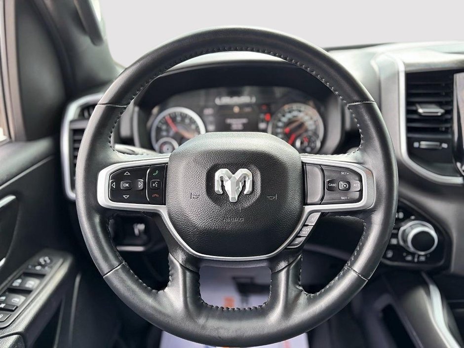 2023 Ram 1500 BIG HORN 4X4 CREW CAB // V8 // BACK COUNTRY-11