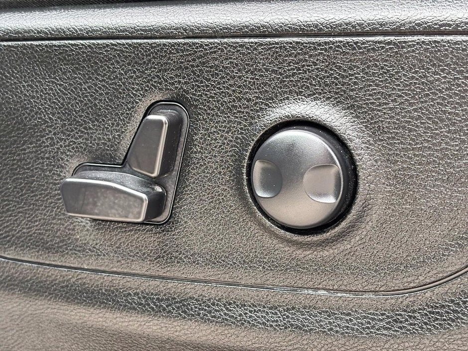 2023 Ram 1500 BIG HORN 4X4 CREW CAB // V8 // BACK COUNTRY-8