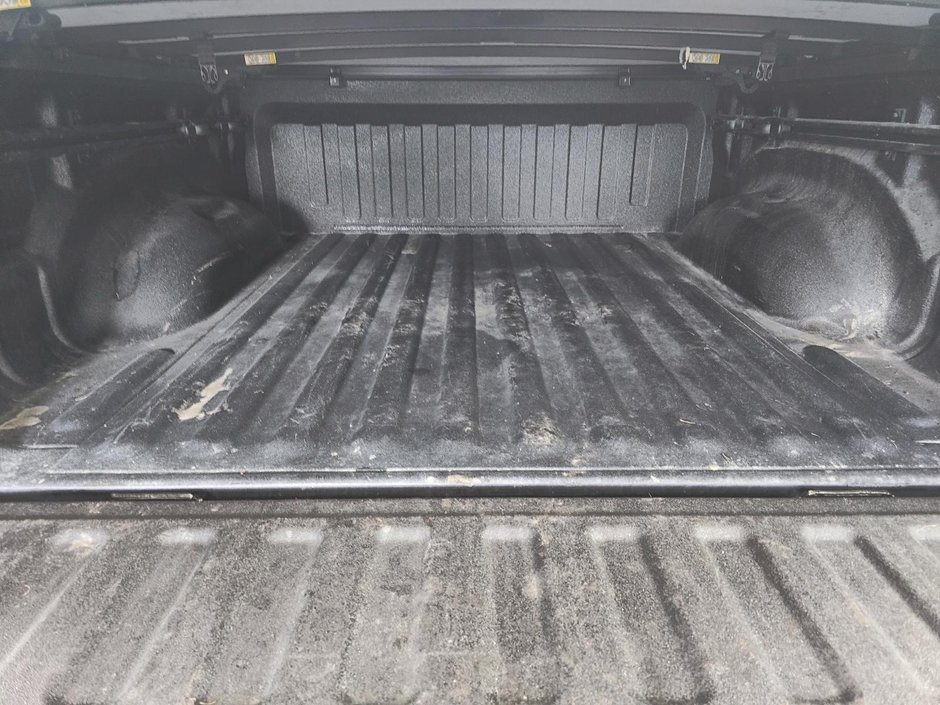 Ram 1500 BIG HORN 4X4 CREW CAB // V8 // TOUT-TERRAIN 2023-16