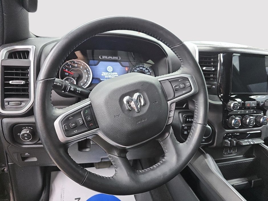 Ram 1500 BIG HORN 4X4 CREW CAB // V8 // TOUT-TERRAIN 2023-11