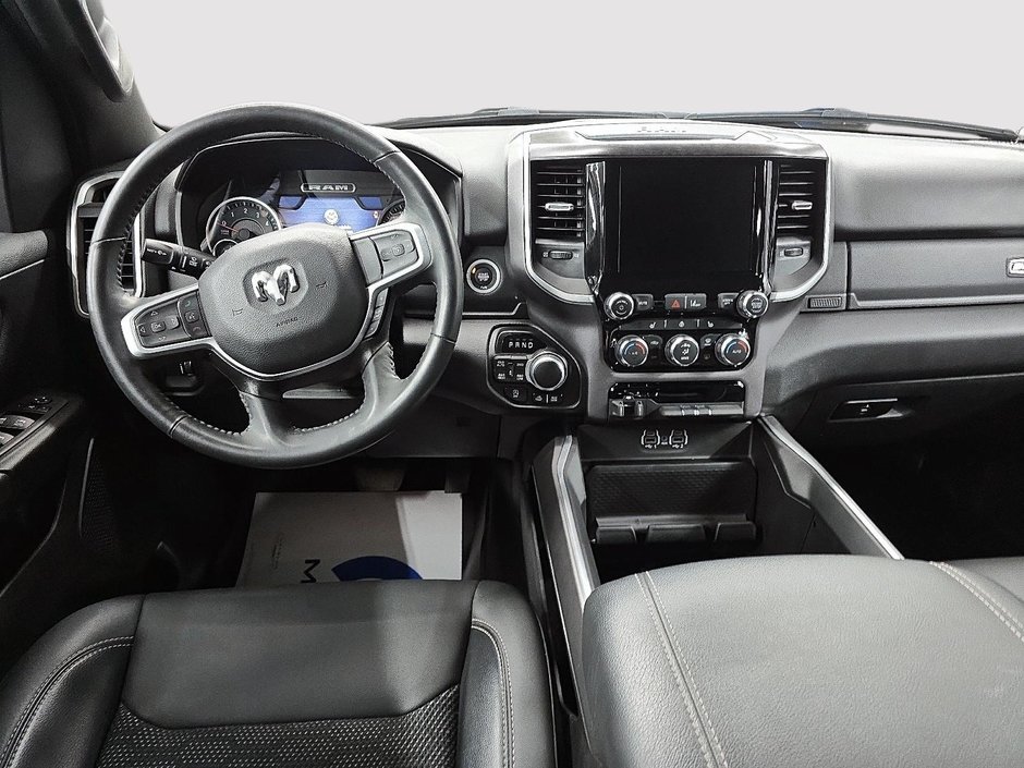 Ram 1500 BIG HORN 4X4 CREW CAB // V8 // TOUT-TERRAIN 2023-9