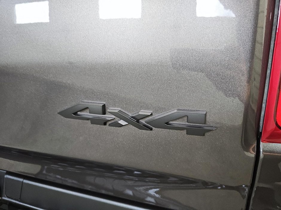 Ram 1500 BIG HORN 4X4 CREW CAB // V8 // TOUT-TERRAIN 2023-15