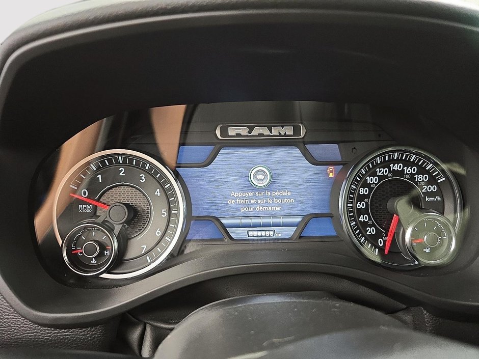 Ram 1500 BIG HORN 4X4 CREW CAB // V8 // TOUT-TERRAIN 2023-13