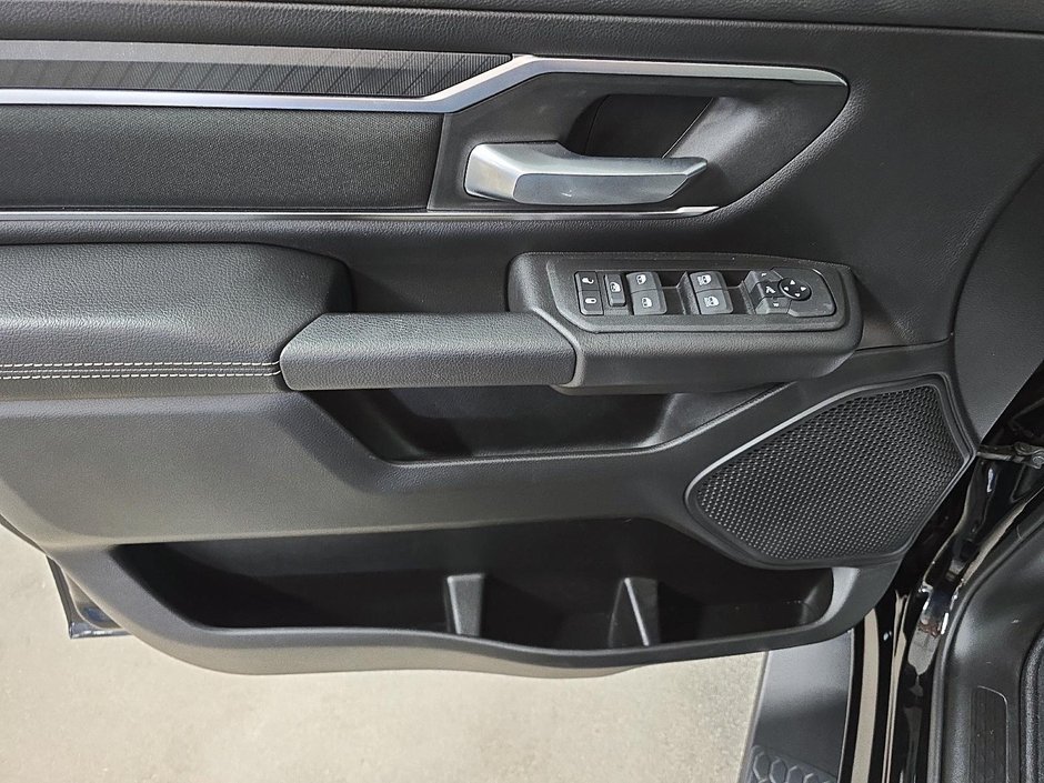 2025 Ram 1500 BIG HORN SPORT 4X4 CREW CAB-10