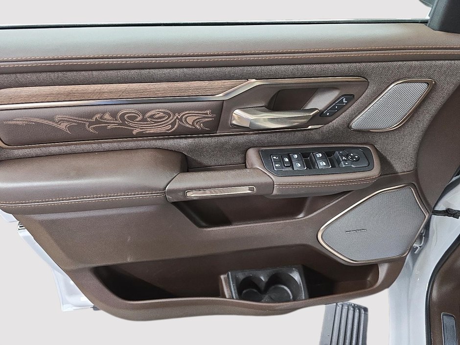 2025 Ram 1500 LIMITED LONGHORN 4X4 CREW CAB // LONG BOX-10