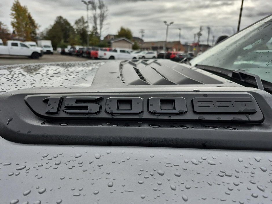 2025 Ram 1500 SPORT 4X4 CREW CAB // TOIT PANO-5