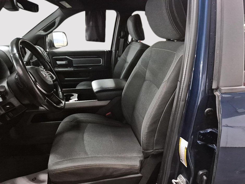 2021 Ram 2500 BIG HORN // 2500 // RAM // HD-8