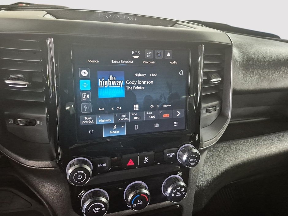 2025 Ram 2500 TRADESMAN 4X4 CREW CAB // DIESEL // 6,4 BOITE-31