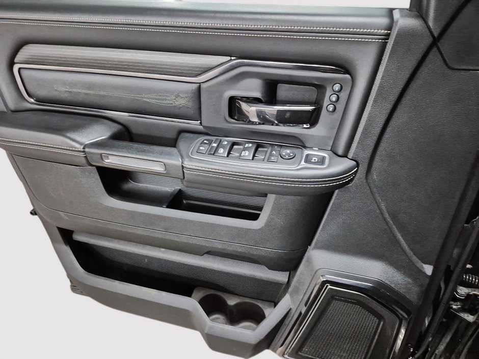 Ram 3500 RAM 3500 / LIMITED / 8 FOOT BOX 2022-10