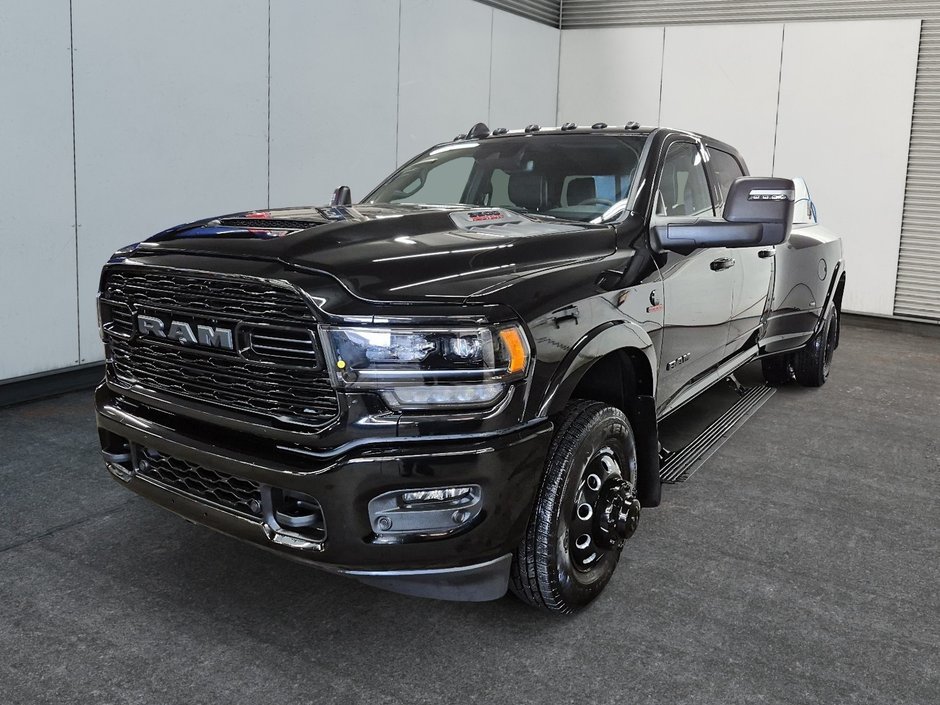 Ram 3500 LIMITED 4X4 CREW CAB NIGHT EDITION // ROUE DOUBLE 2024 à Sherbrooke, Québec