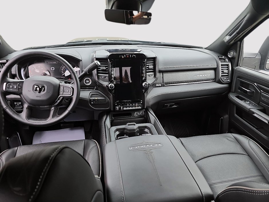 2024 Ram 5500 Chassis LIMITED 4X4 CREW CAB // 60 CA // DIESEL-9