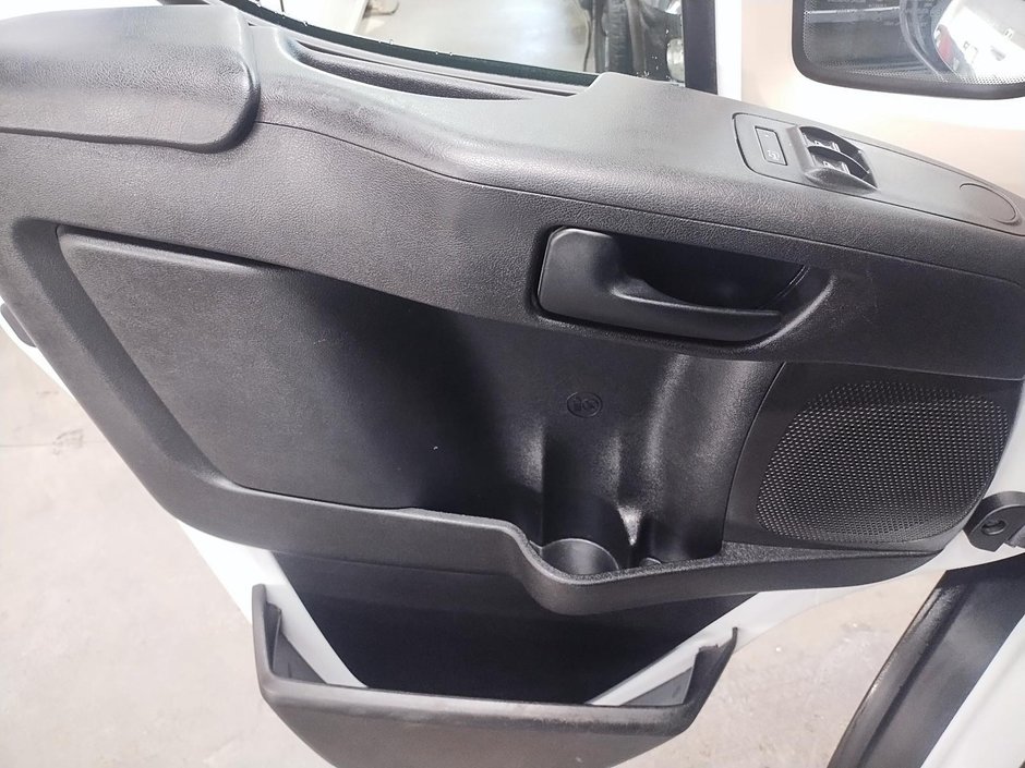 2021 Ram ProMaster Cargo Van 159 WB HIGH ROOF // 3 PLACES // VITRE ARRIÈRE-10