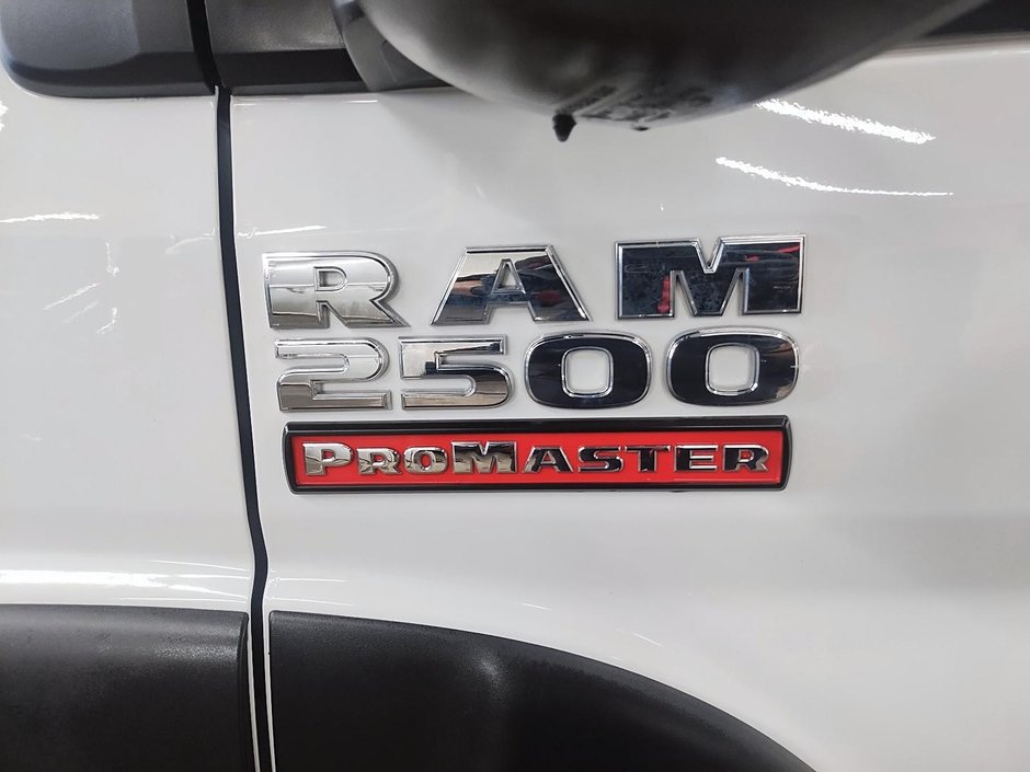 2021 Ram ProMaster Cargo Van 159 WB HIGH ROOF // 3 PLACES // VITRE ARRIÈRE-5