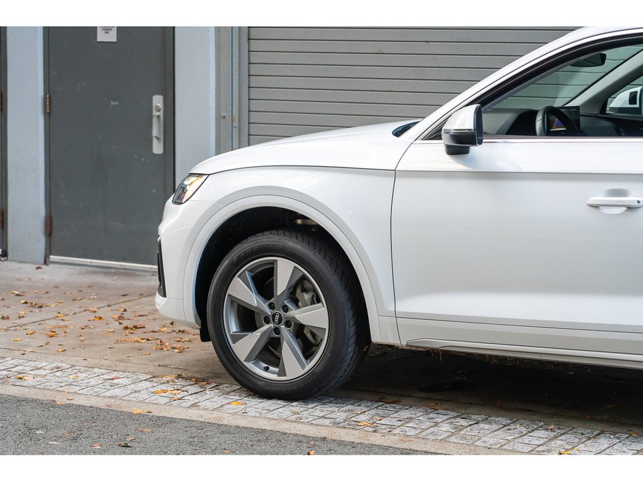 2024 Audi Q5 Komfort Everyday Luxury with Confident All-Weather Performance