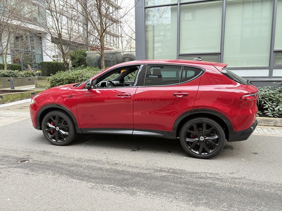 2024 Dodge Hornet R/T Sport-inspired performance. Everyday versatility.