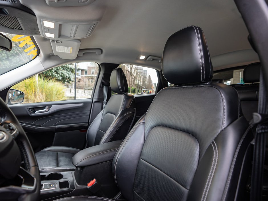 2023 Ford Escape Platinum Luxury Meets Efficiency in a Modern SUV