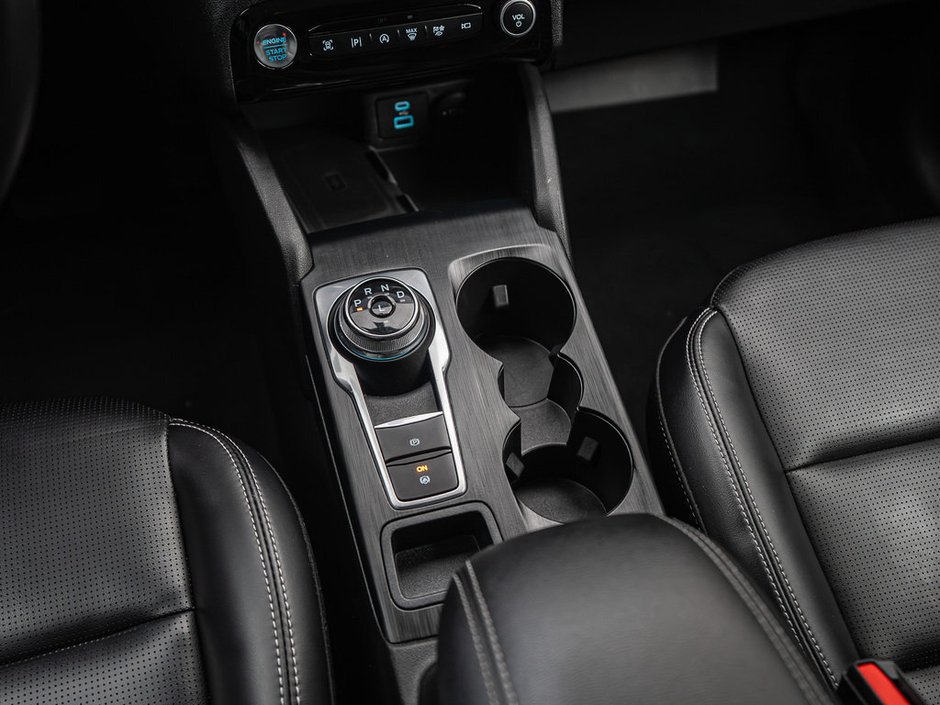 2023 Ford Escape Platinum Luxury Meets Efficiency in a Modern SUV