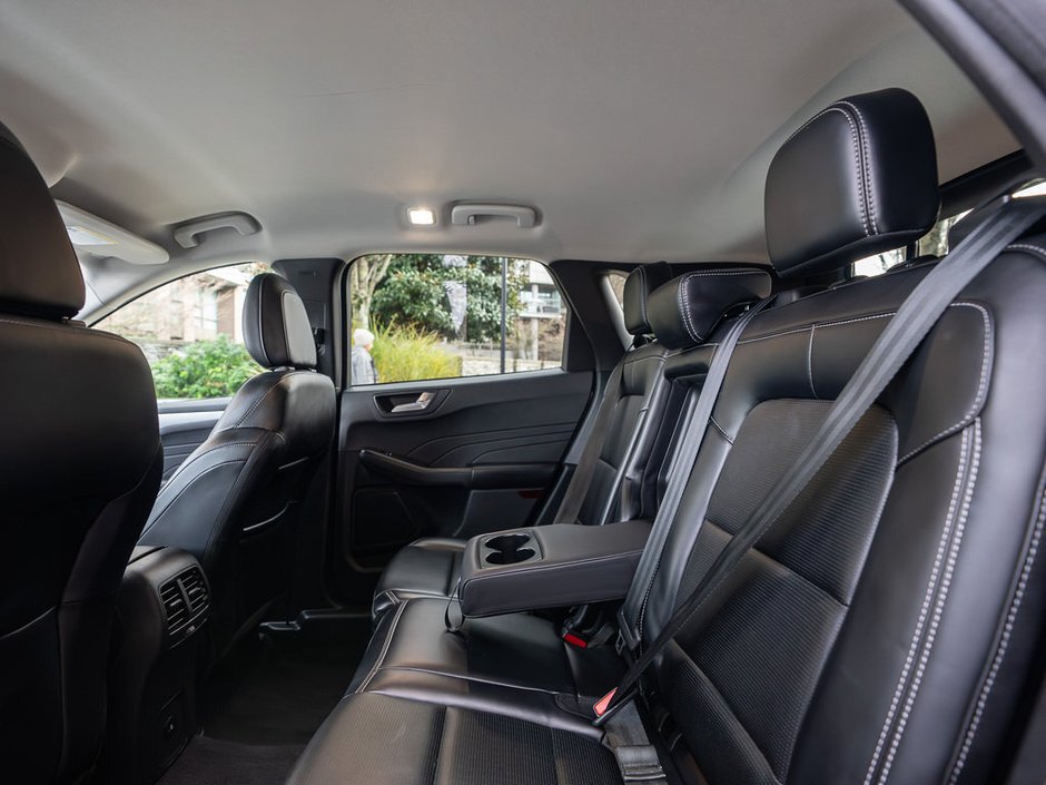 2023 Ford Escape Platinum Luxury Meets Efficiency in a Modern SUV