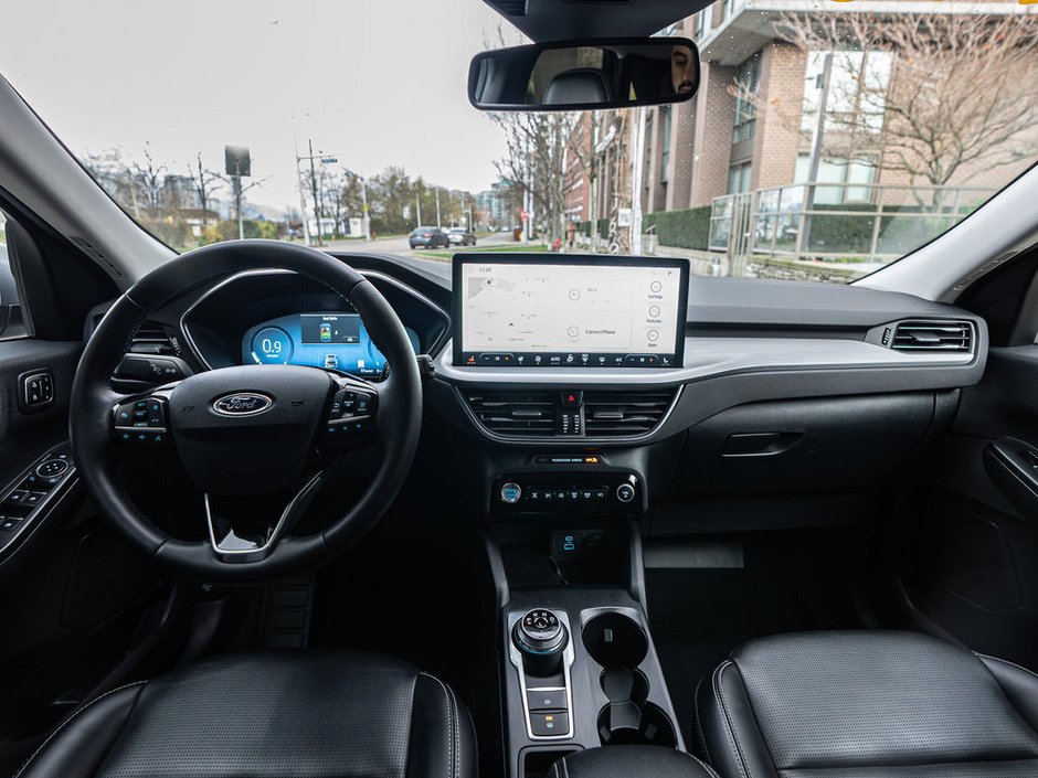 2023 Ford Escape Platinum Luxury Meets Efficiency in a Modern SUV