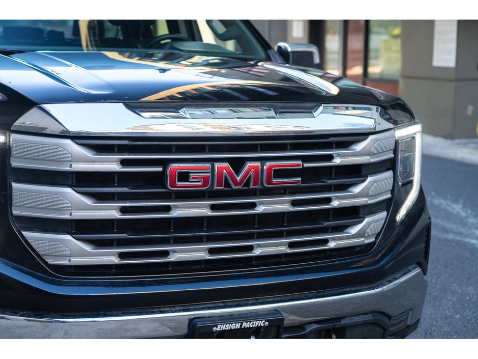 2023 GMC Sierra 1500 SLE Strength Meets Refinement: The 2023 GMC Sierra 1500 SLE
