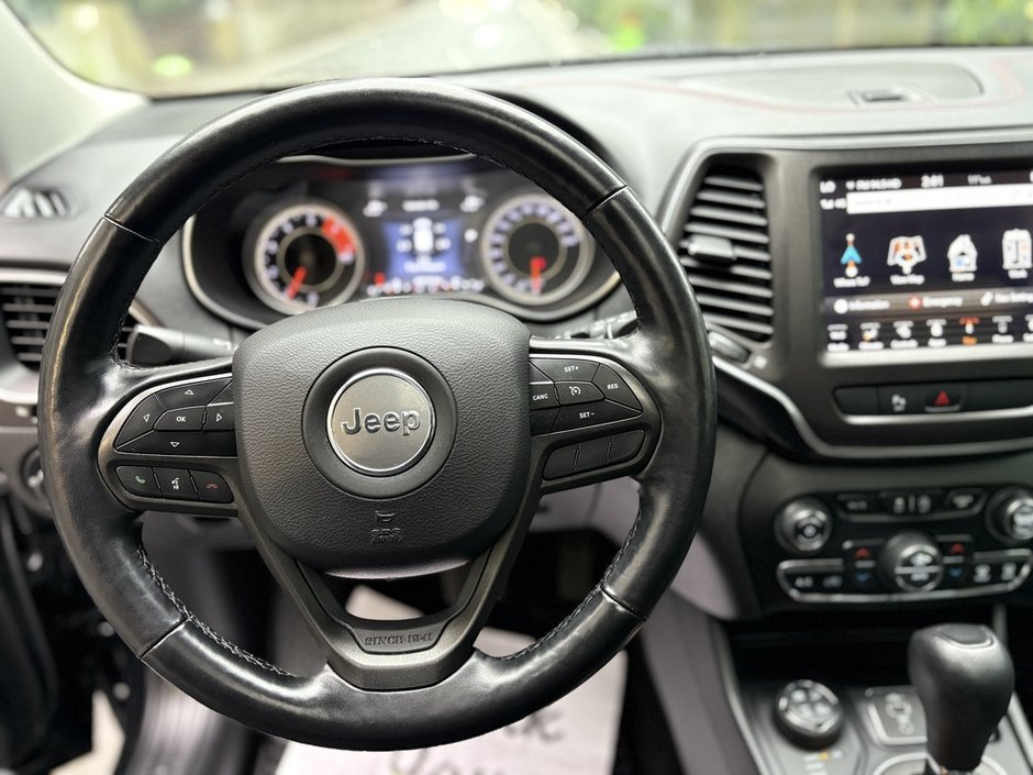 2020 Jeep Cherokee Trailhawk Trail-rated capability. Everyday confidence.