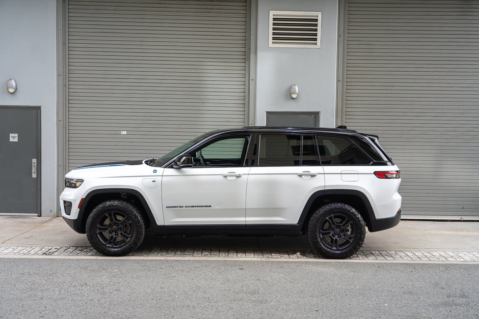 2023 Jeep Grand Cherokee 4xe Trailhawk
