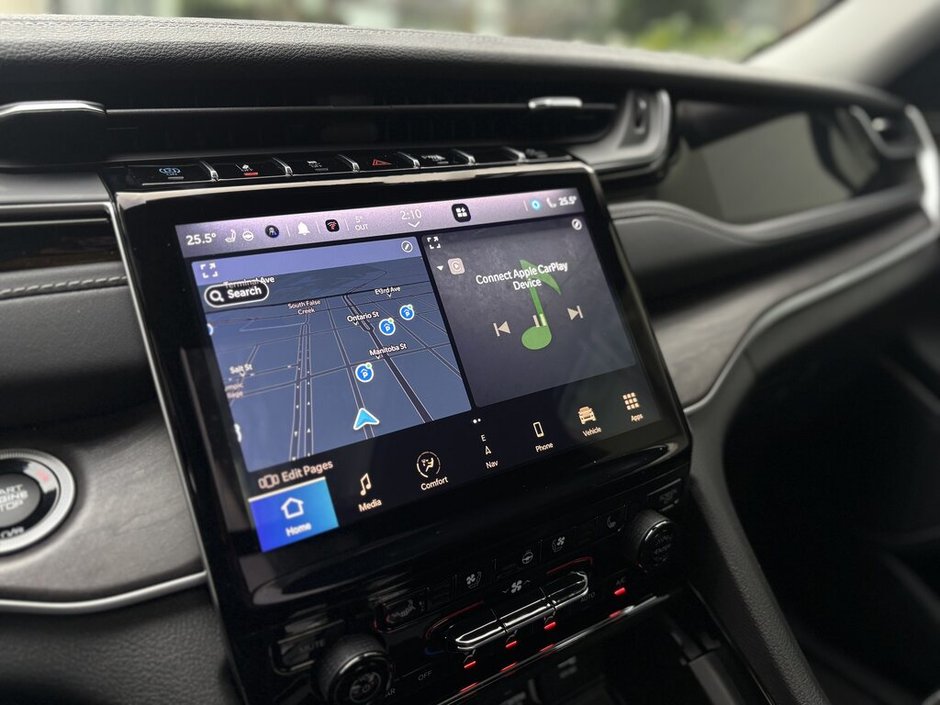 2023 Jeep Grand Cherokee 4xe 4xe Overland 4xe Commanding luxury. Electrified Jeep capability.