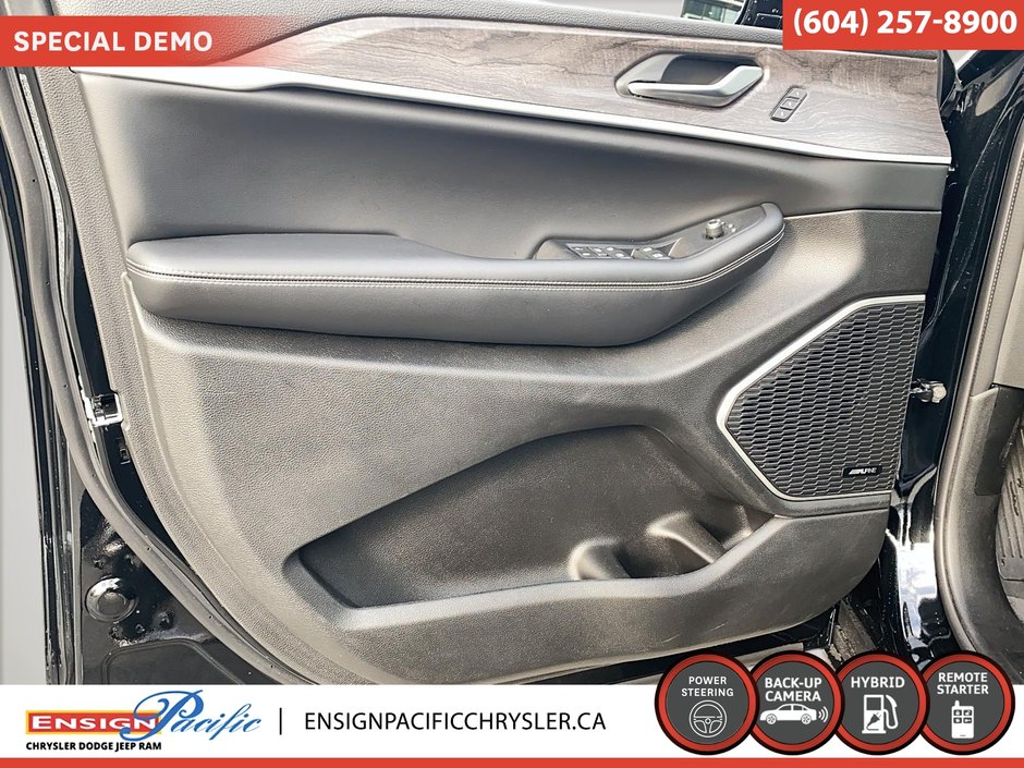 2023 Jeep Grand Cherokee 4xe 4xe Overland 4xe Commanding luxury. Electrified Jeep capability.
