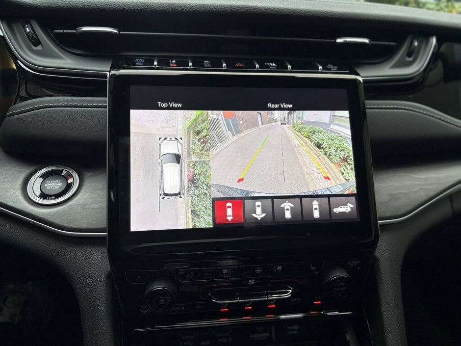 2023 Jeep Grand Cherokee 4xe 4xe Overland 4xe Commanding luxury. Electrified Jeep capability.