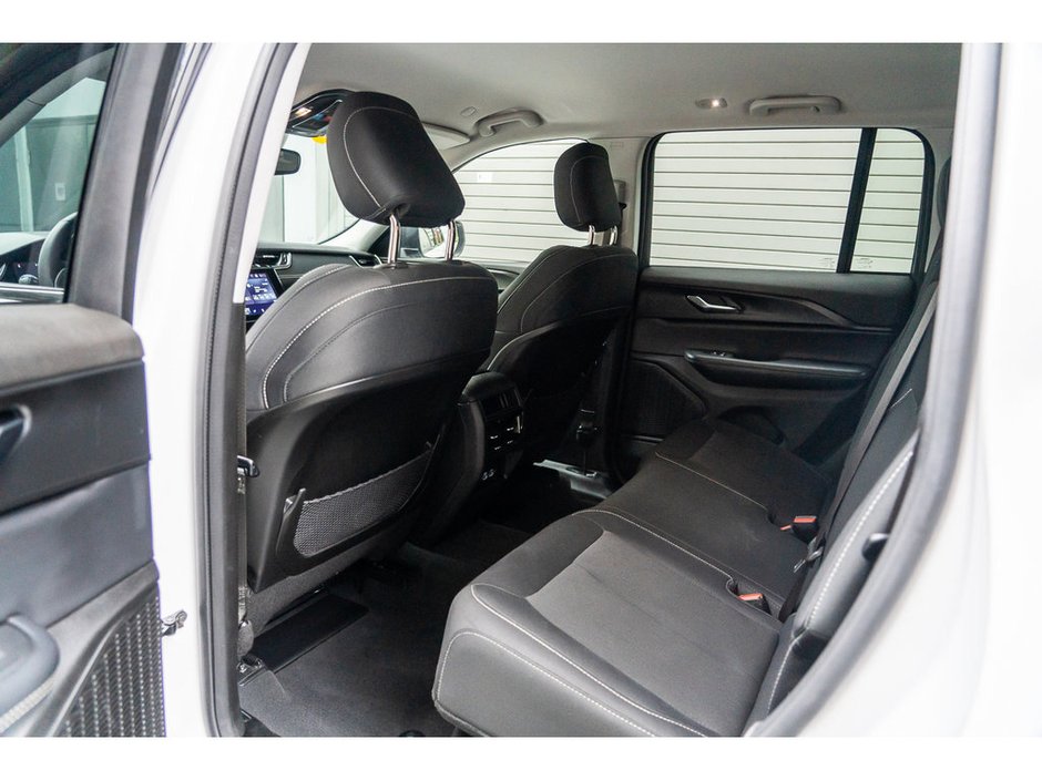 2023 Jeep Grand Cherokee Laredo 2023 Jeep Grand Cherokee Laredo – Iconic Capability Meets Everyday Luxury